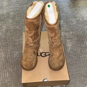 UGG Classic Tall II Girls Size 1 Chestnut Sheepskin Boots